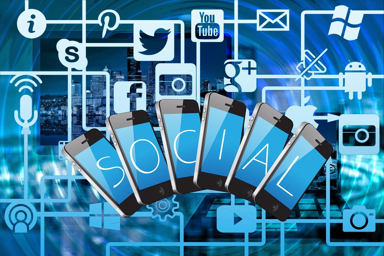 découvrez l'art du networking : développez votre réseau professionnel, créez des opportunités et boostez votre carrière grâce à des connexions efficaces et durables.