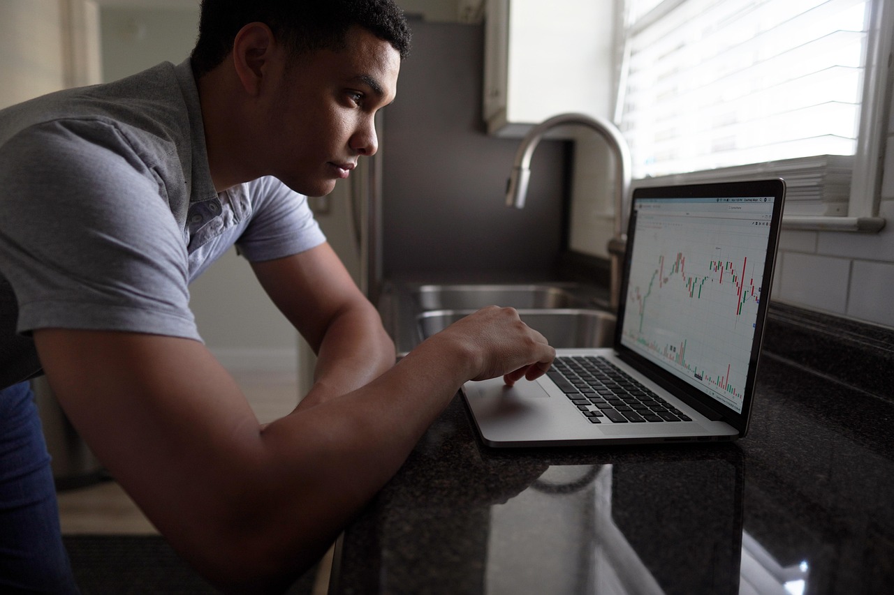 Comment négocier avec des investisseurs sans brader votre capital ? découvrez les meilleures stratégies pour négocier efficacement avec les investisseurs et sécuriser le financement de votre projet.