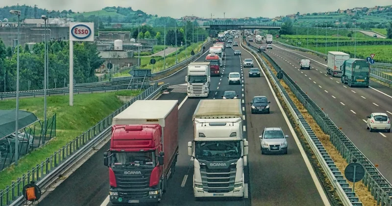 Salaire chauffeur routier longue distance en France : ce qui change par rapport au national